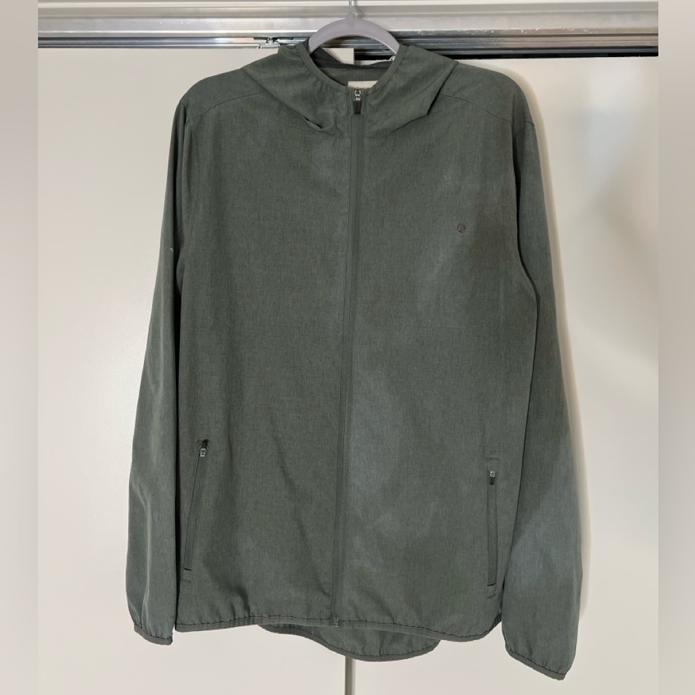 Vuori Men's Olive Green Windbreaker Jacket
